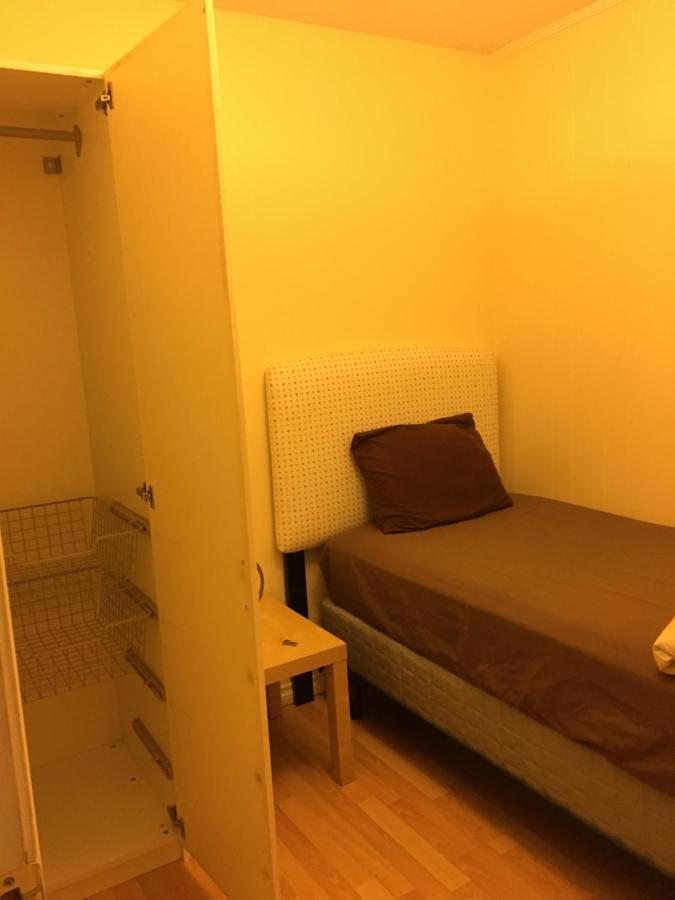 Vancouver Backpacker House - 10 Min Walk To Metrotown Skytrain Station Burnaby Exterior photo